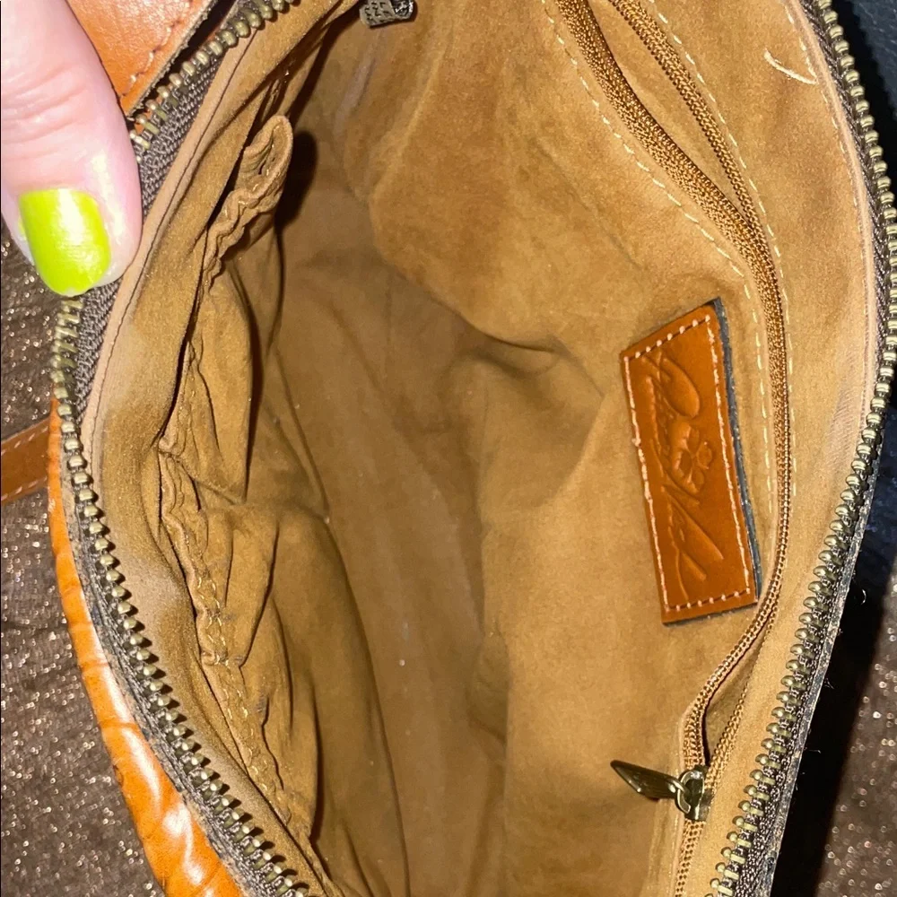 Patricia Nash Embossed Tan Crossbody Bag - Picture 9 of 13